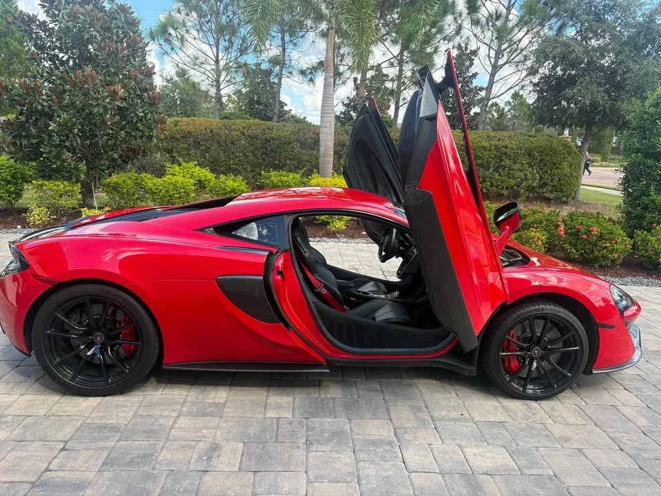 2017 McLaren 570S - Image 5 of 8