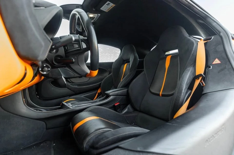 2017 McLaren 570S - Image 6 of 8