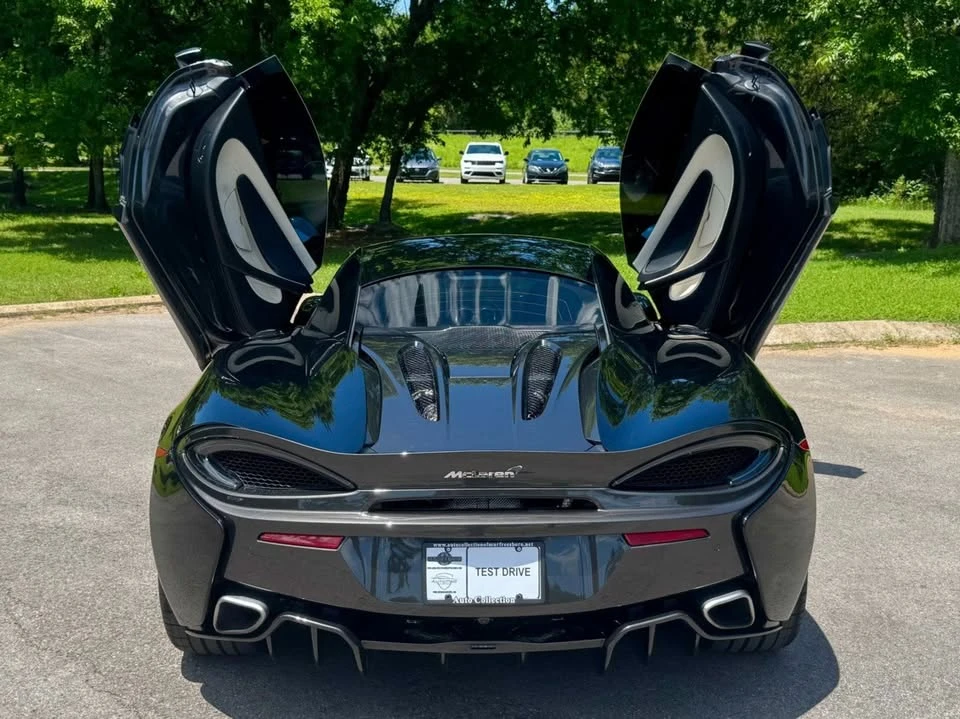2017 McLaren 570S - Image 5 of 20