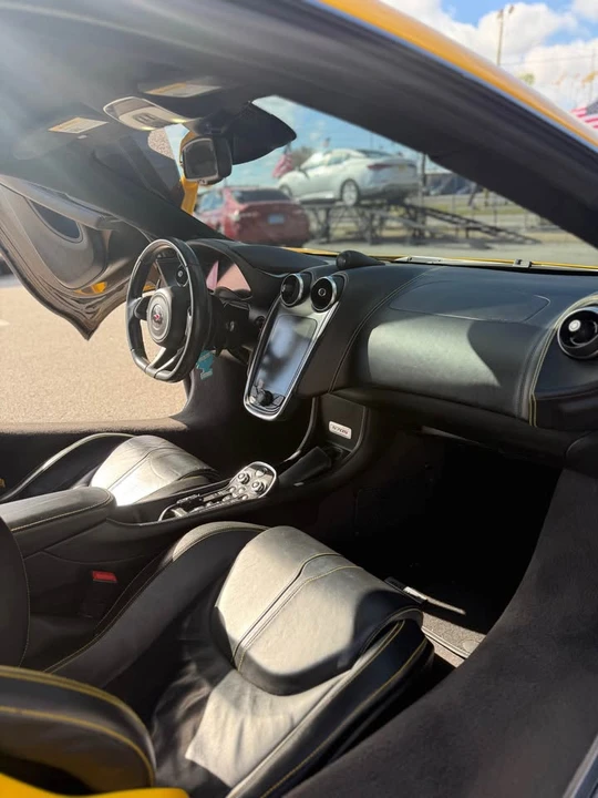 2017 McLaren 570S - Image 17 of 18