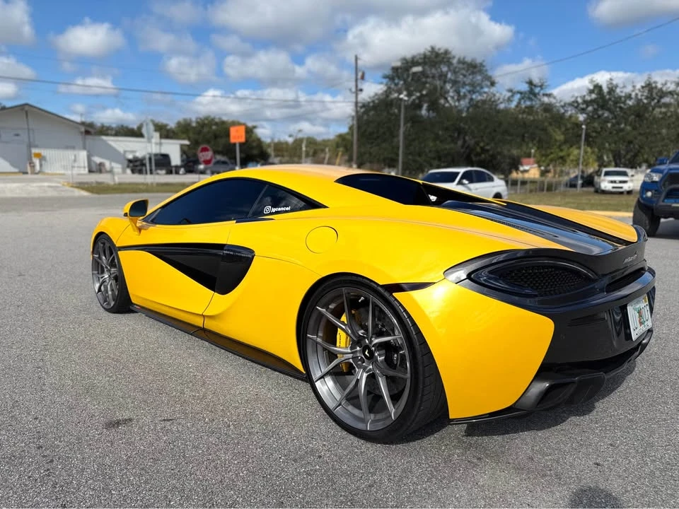 2017 McLaren 570S - Image 8 of 18