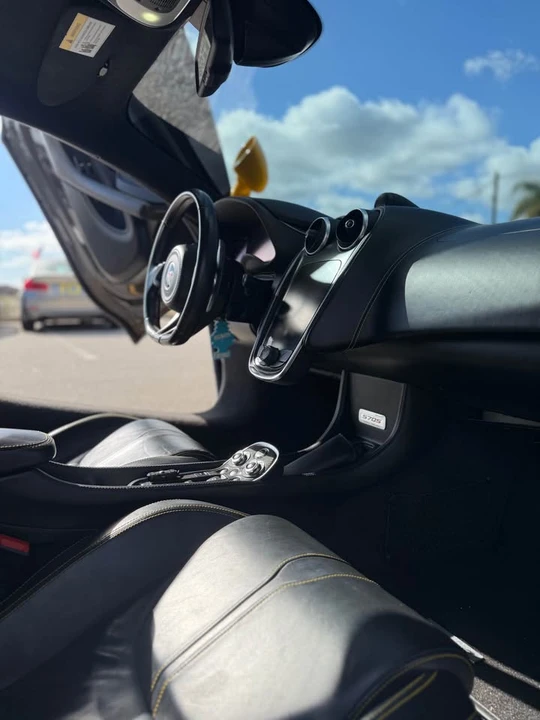 2017 McLaren 570S - Image 16 of 18