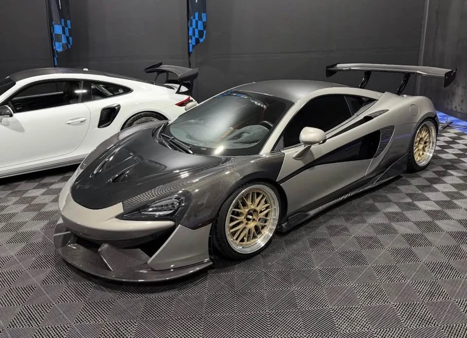 2017 McLaren 570S - Image 2 of 11
