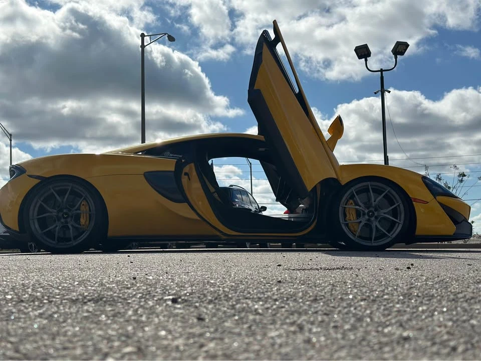 2017 McLaren 570S - Image 2 of 6