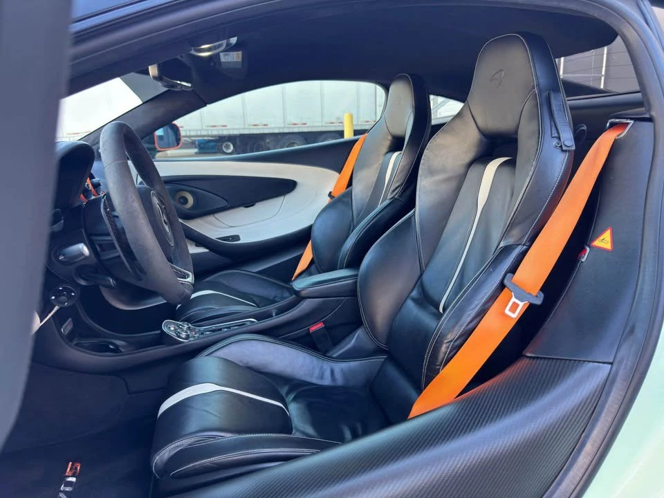 2017 McLaren 570S - Image 9 of 18