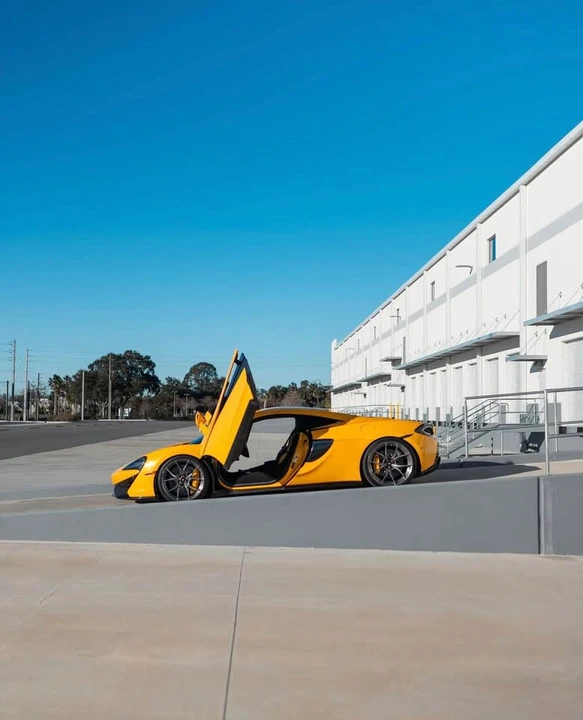 2017 McLaren 570S - Image 2 of 7