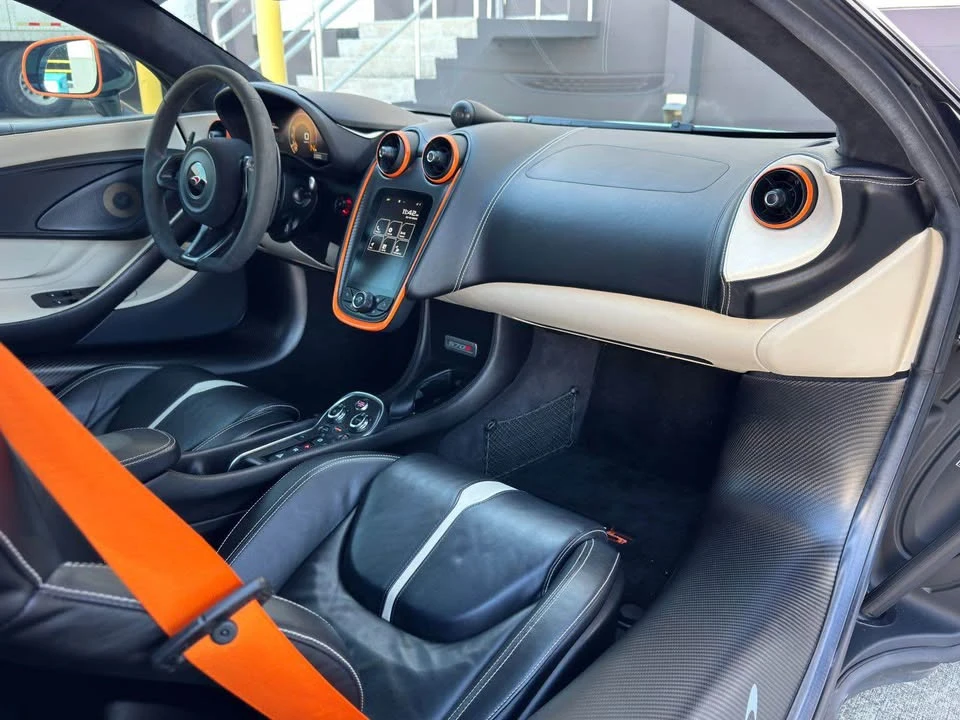 2017 McLaren 570S - Image 15 of 18