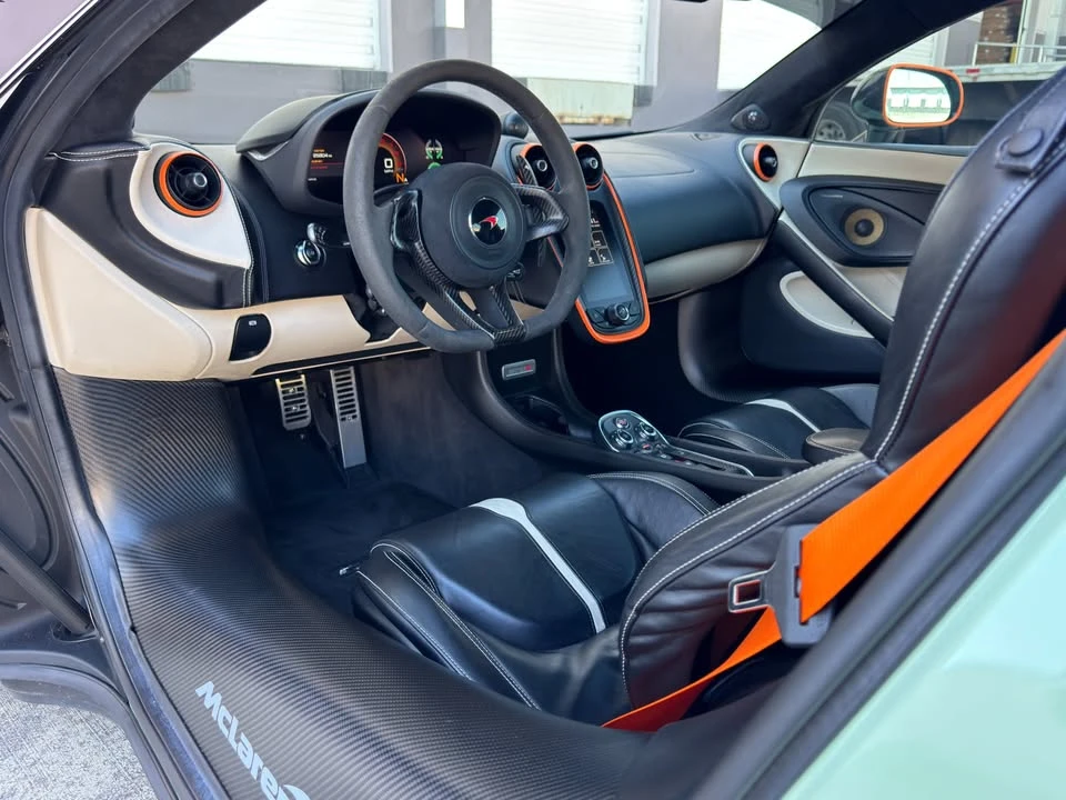 2017 McLaren 570S - Image 12 of 20