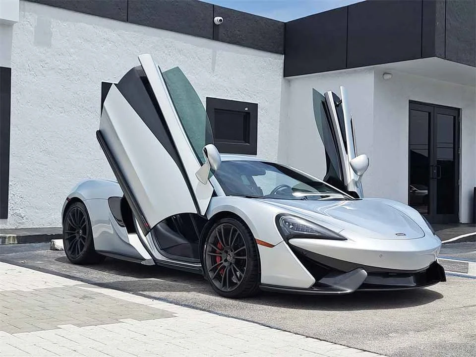 2017 McLaren 570S - Image 2 of 9