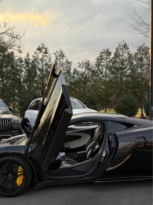 2017 McLaren 570S - Image 7 of 7