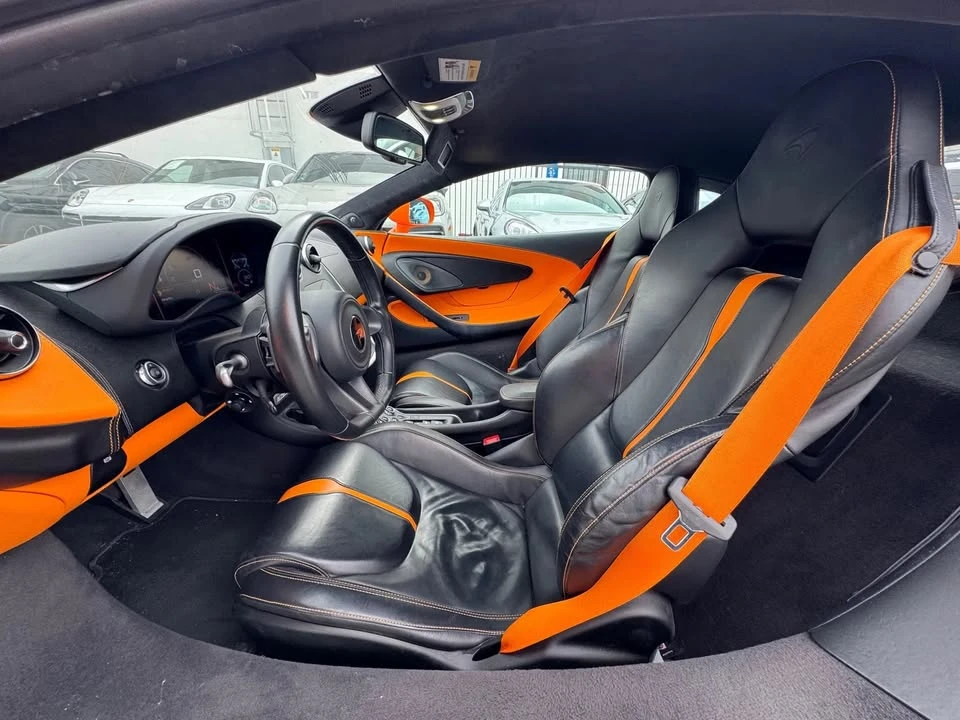 2017 McLaren 570S - Image 8 of 11