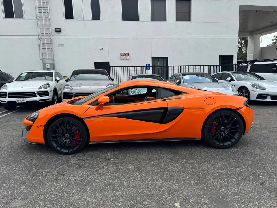 2017 McLaren 570S - Image 4 of 11