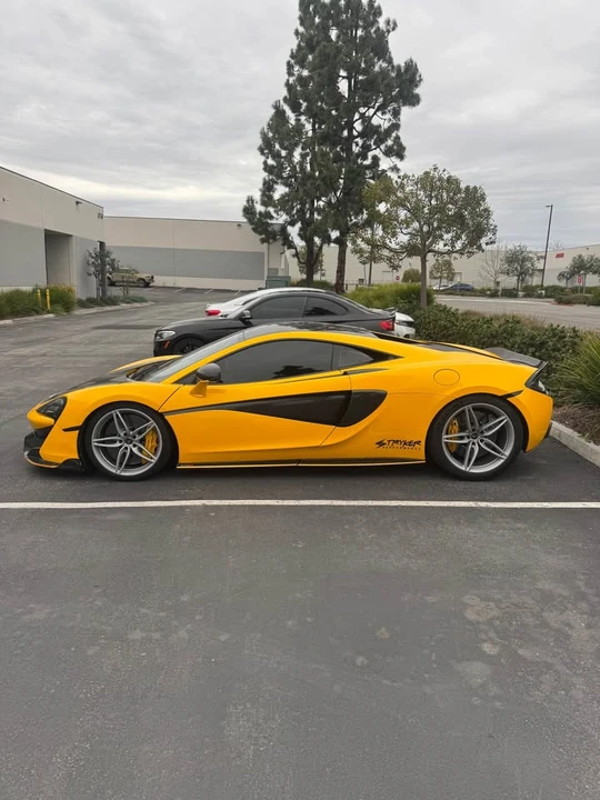 2017 McLaren 570S - Image 2 of 5