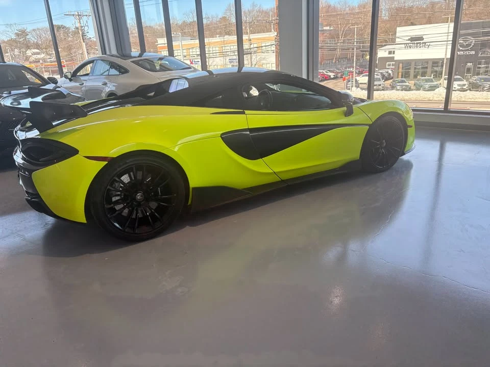 2017 McLaren 570S - Image 4 of 9