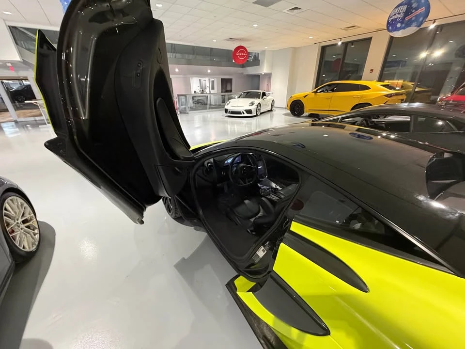 2017 McLaren 570S - Image 7 of 10