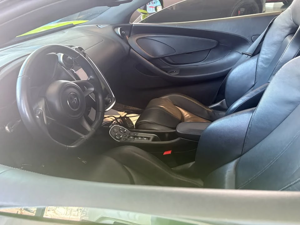 2017 McLaren 570S - Image 7 of 9