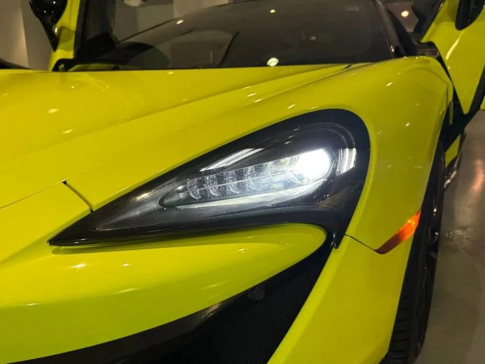 2017 McLaren 570S - Image 11 of 18