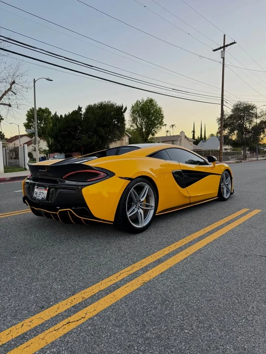 2017 McLaren 570S - Image 9 of 15
