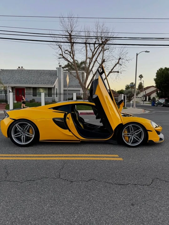2017 McLaren 570S - Image 4 of 15