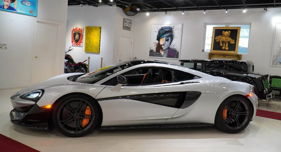 2017 McLaren 570S - Image 8 of 14