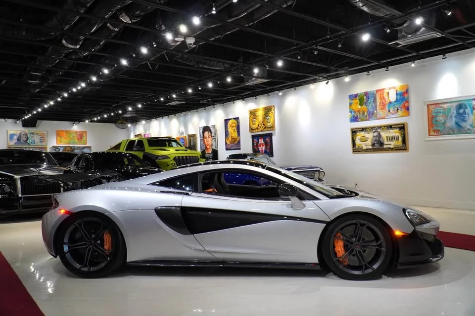 2017 McLaren 570S - Image 7 of 14