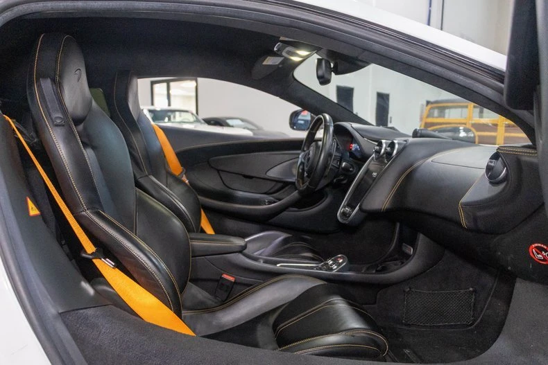 2017 McLaren 570S - Image 11 of 14