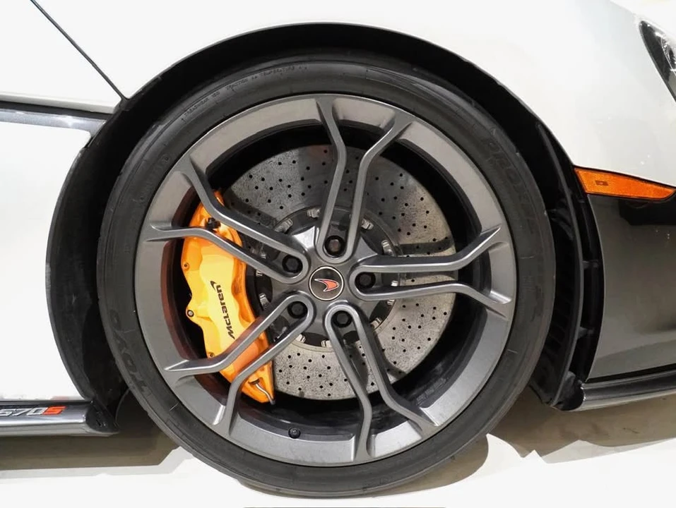 2017 McLaren 570S - Image 11 of 14