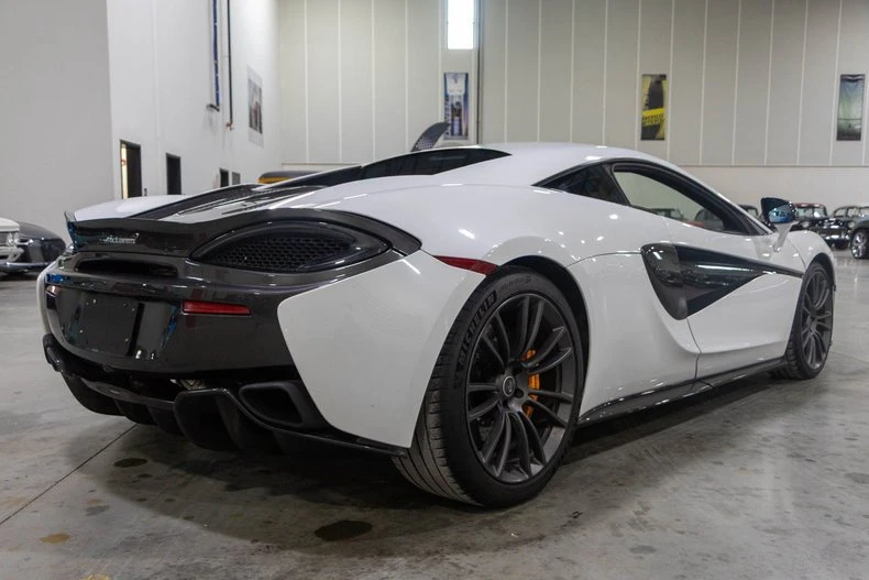2017 McLaren 570S - Image 5 of 14