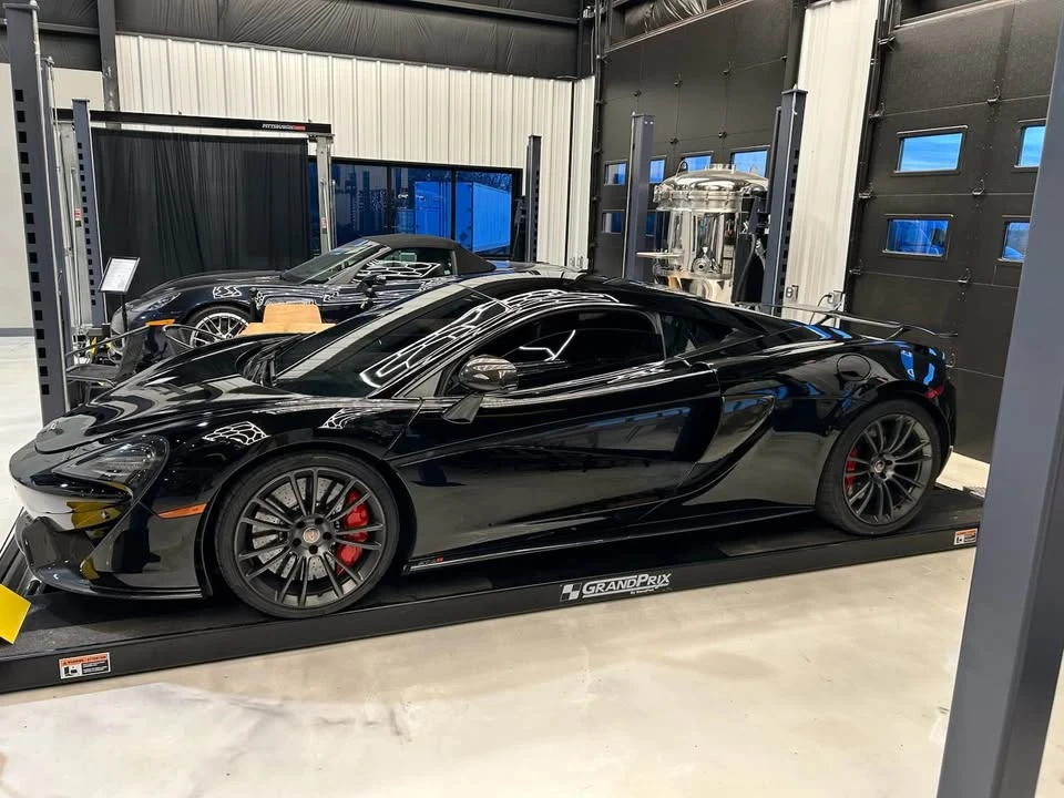 2017 McLaren 570S - Image 7 of 16