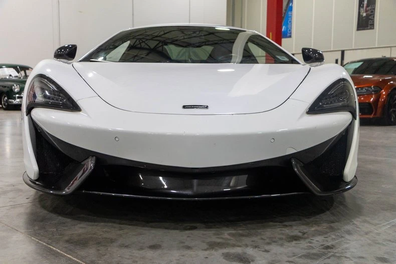 2017 McLaren 570S - Image 8 of 14