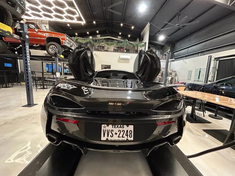 2017 McLaren 570S - Image 9 of 16