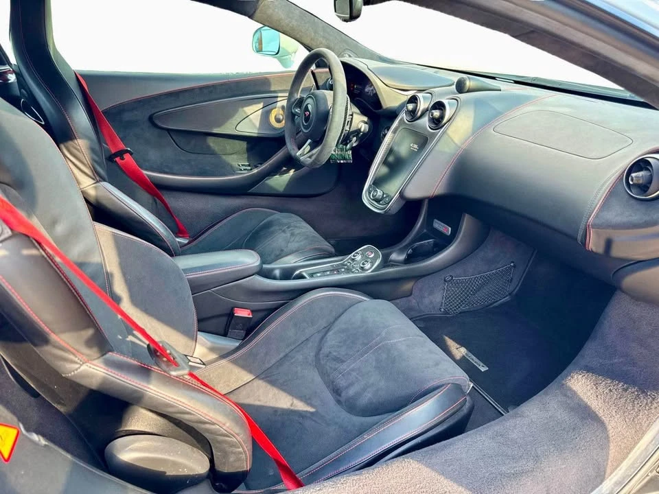 2017 McLaren 570S - Image 11 of 20