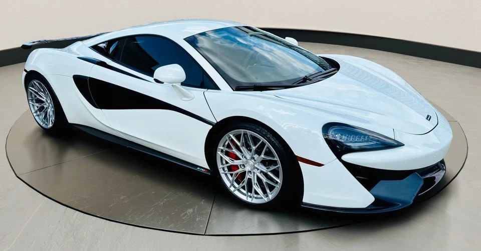2017 McLaren 570S - Image 4 of 20
