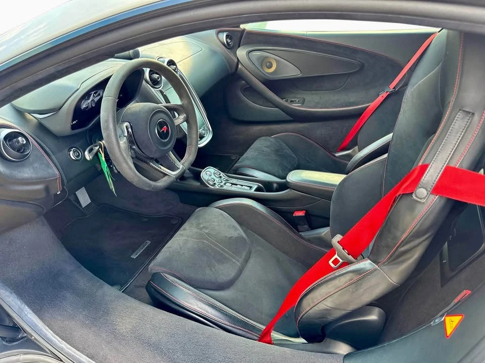 2017 McLaren 570S - Image 9 of 20