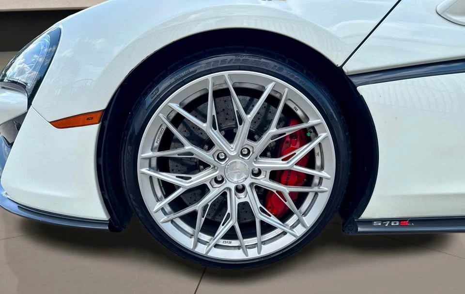 2017 McLaren 570S - Image 8 of 20