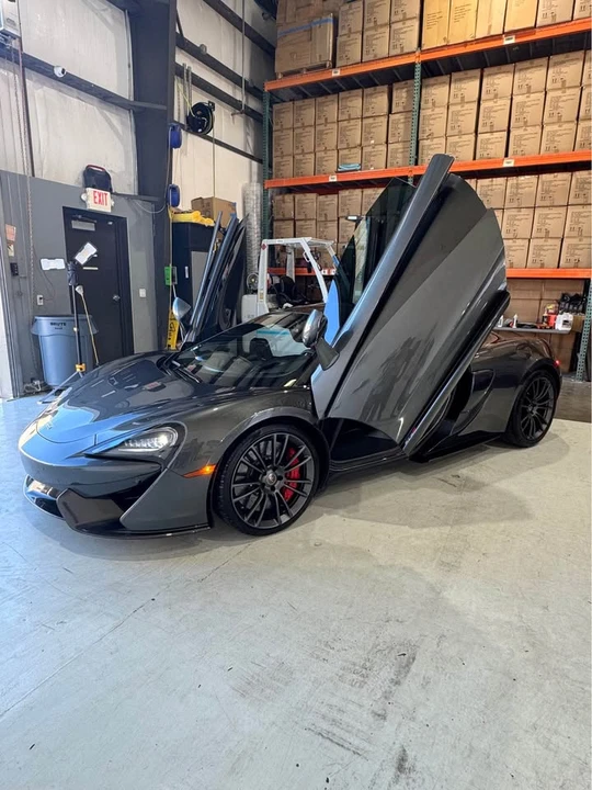 2017 McLaren 570S - Image 11 of 18