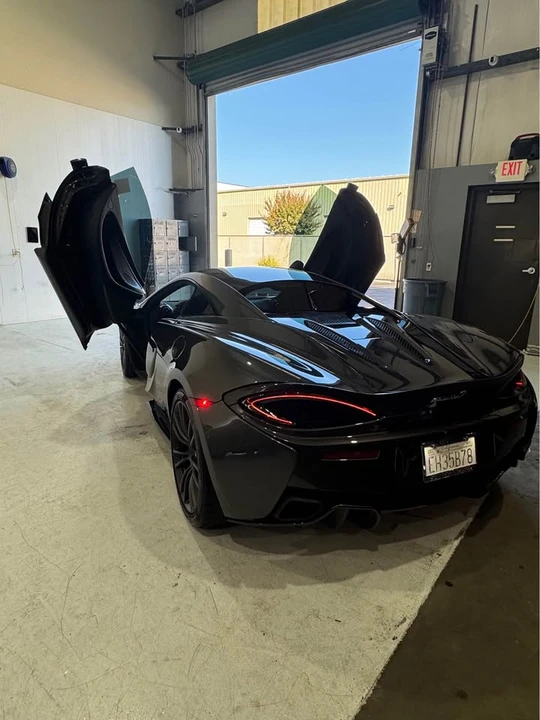 2017 McLaren 570S - Image 10 of 18