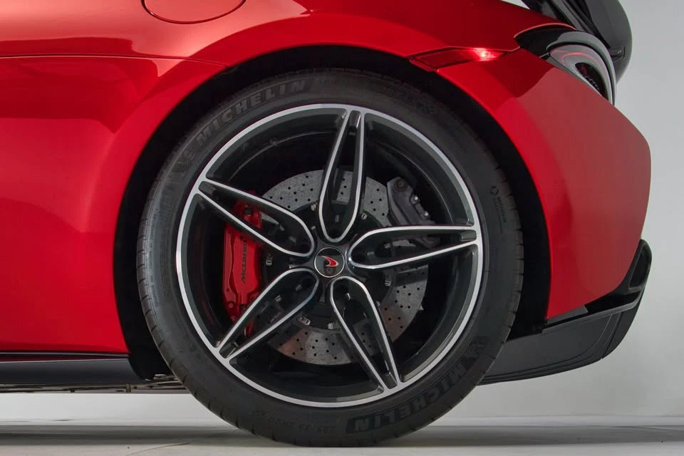 2017 McLaren 570S - Image 7 of 20