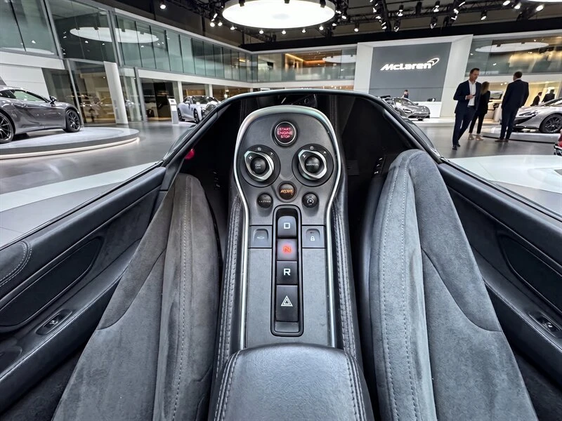 2017 McLaren 570S - Image 6 of 20