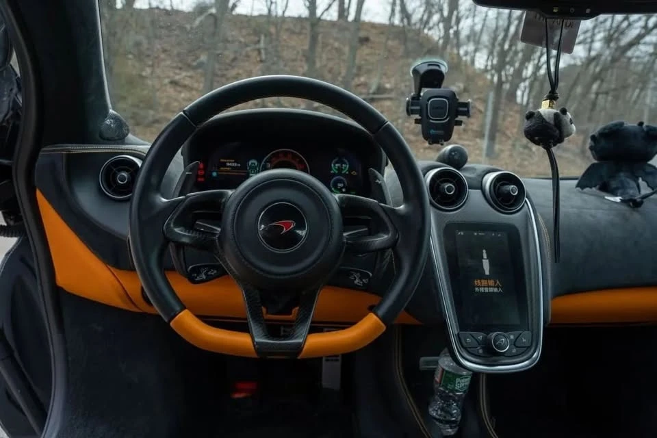2017 McLaren 570S - Image 6 of 9