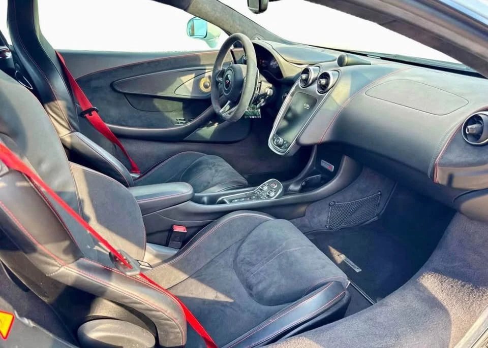 2017 McLaren 570S - Image 11 of 20