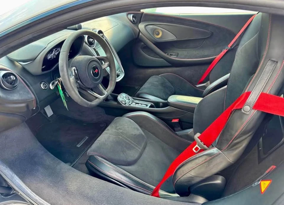 2017 McLaren 570S - Image 9 of 20