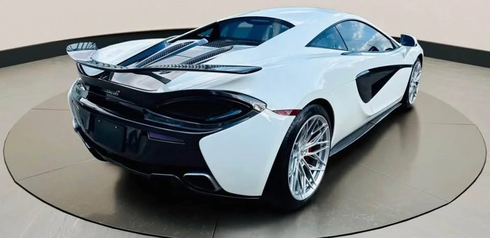 2017 McLaren 570S - Image 6 of 20