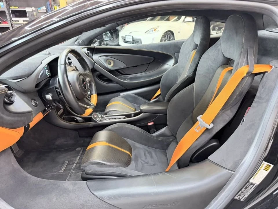 2017 McLaren 570S - Image 9 of 18