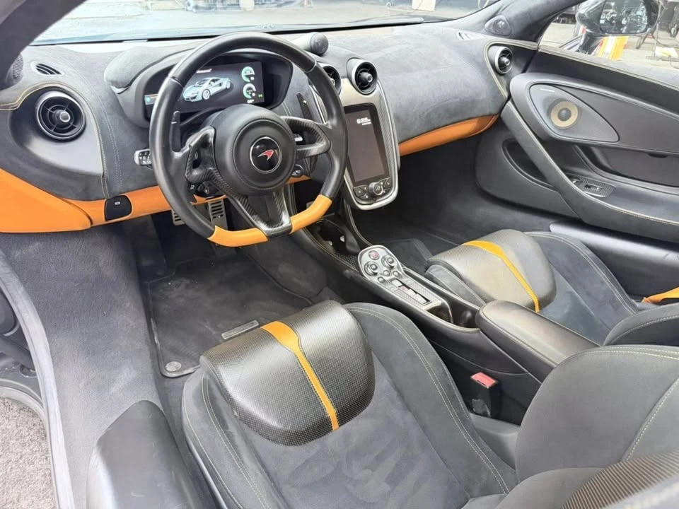 2017 McLaren 570S - Image 10 of 18