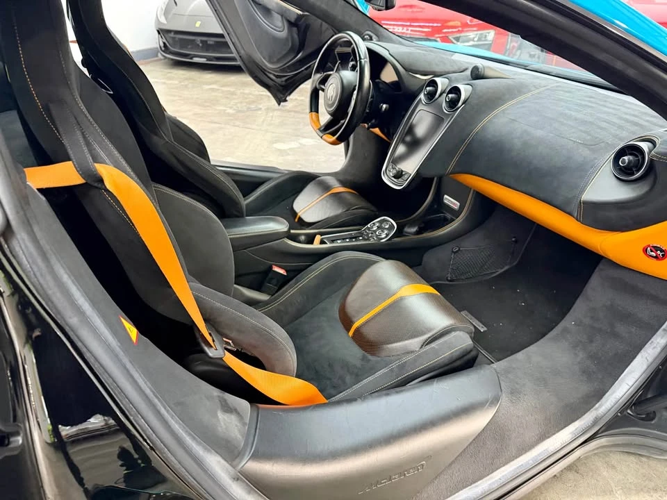 2017 McLaren 570S - Image 7 of 9