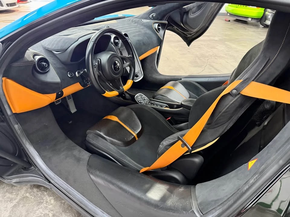 2017 McLaren 570S - Image 6 of 9