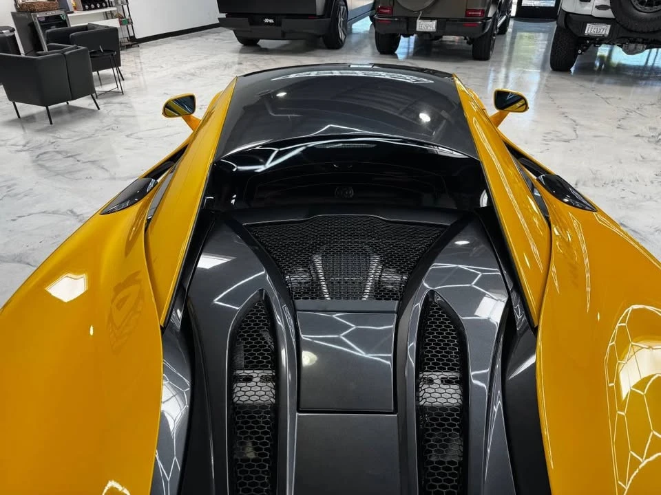 2017 McLaren 570S - Image 11 of 14