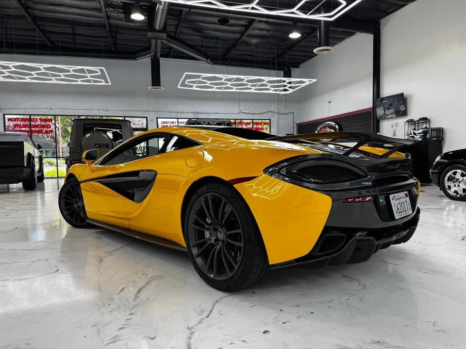 2017 McLaren 570S - Image 7 of 14