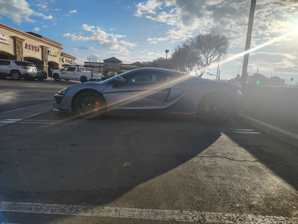 2017 McLaren 570S - Image 8 of 20